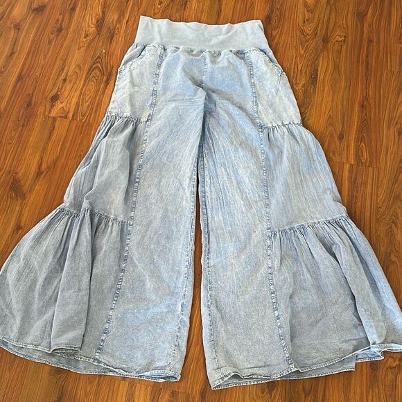 Giocam Pants - Vintage J.Crew Wide leg jeans. Size 2